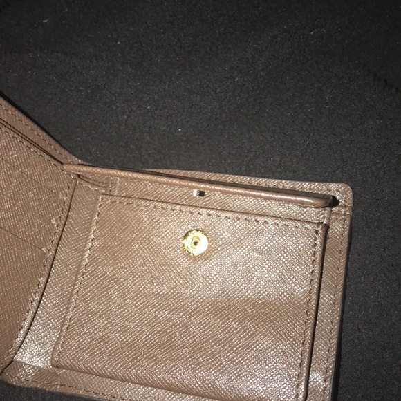Louis Vuitton Mens Wallet - Picture 4 of 4